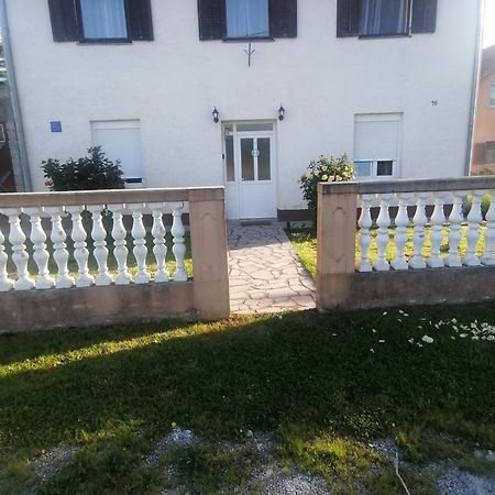 Domus Nostra Apartamento Lovinac  Exterior foto