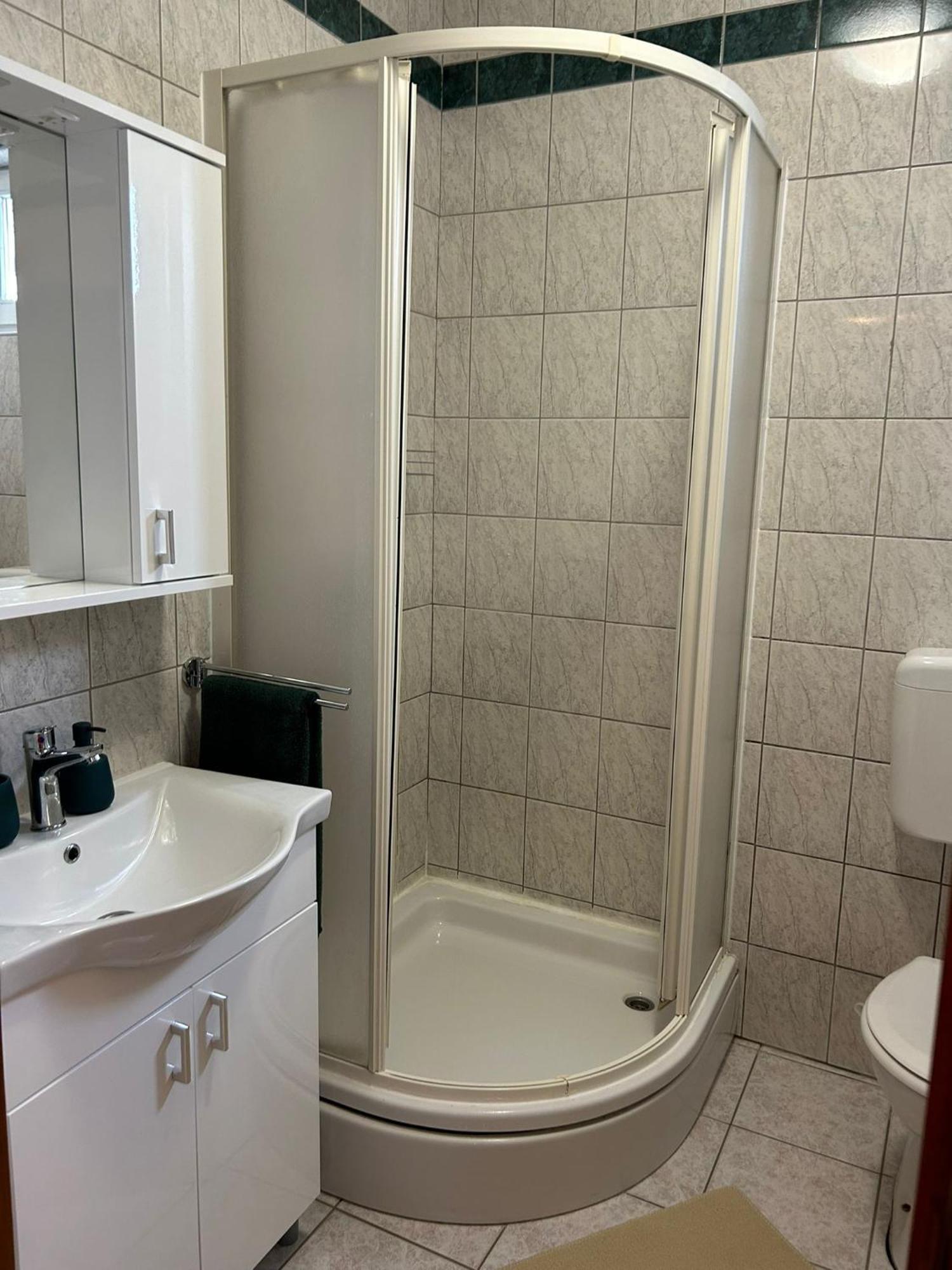 Domus Nostra Apartamento Lovinac  Exterior foto